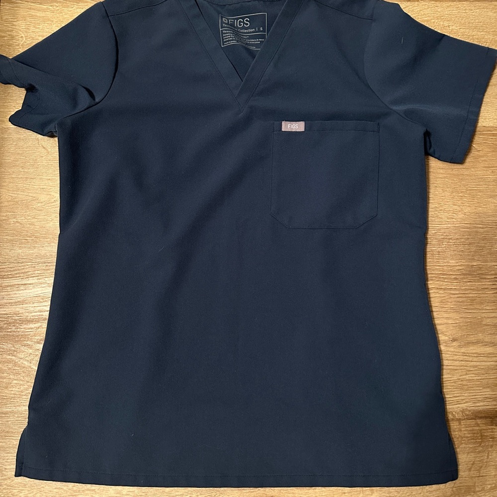 Figs Women’s Dark Harbor Catarina One-pocket Scrub Top